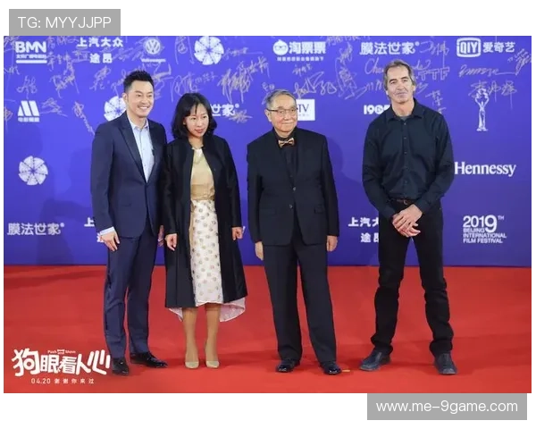 足球巨星跨界亮相电影节引发全场热议成为焦点人物